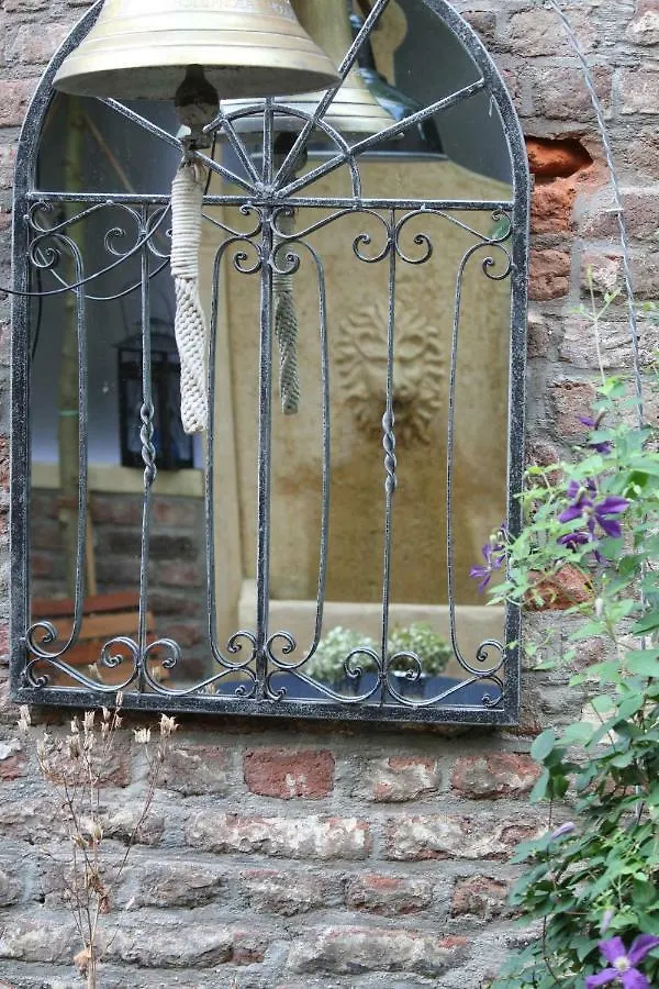マーストリヒト Artagnan Bed & Breakfast